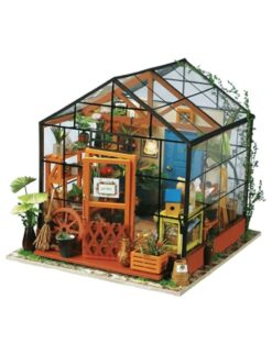 Daphne's Diary DIY miniaturehouse Cathy’s Flower House