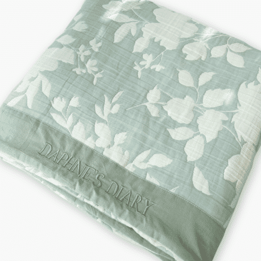 Daphne's Diary all-seasons blanket - Image 4