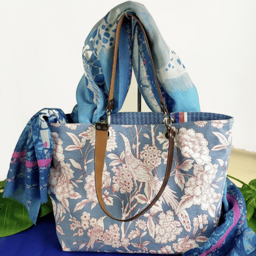 Sac réversible en toile de coton 'Bleu patrimoine avec motif oiseaux' – Image 3