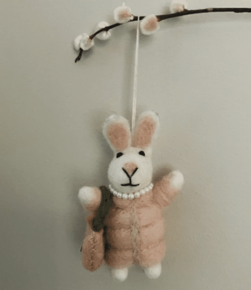 Rabbit with bag - old pink - wool felt - handmade in Nepal - Image 3