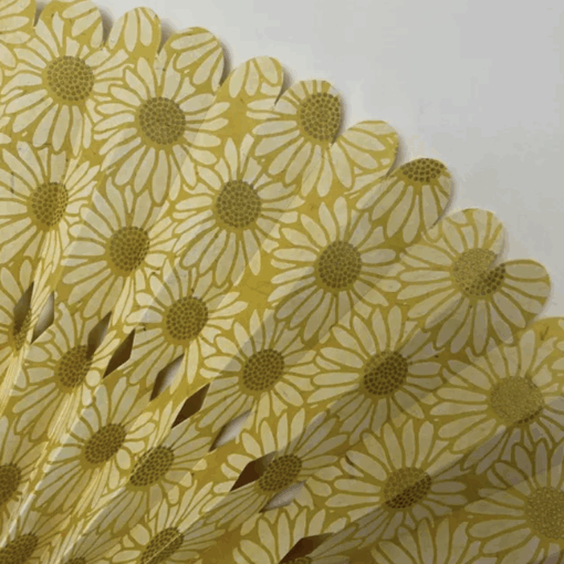 Rozet ecopapier met bloemen Madeliefje - geel - 55ø cm Nepal - Afbeelding 4